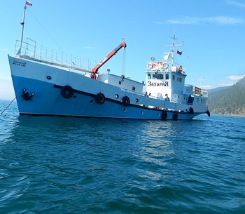 Теплоход "ЗахариЯ"